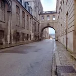 Chateau Duplex Et Parking Apartment *