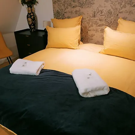 Chateau Duplex Et Parking