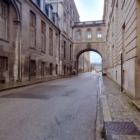 Chateau Duplex Et Parking Apartamento *