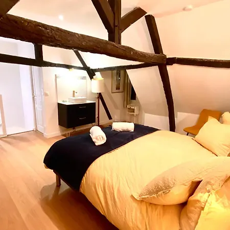 Chateau Duplex Et Parking Compiegne